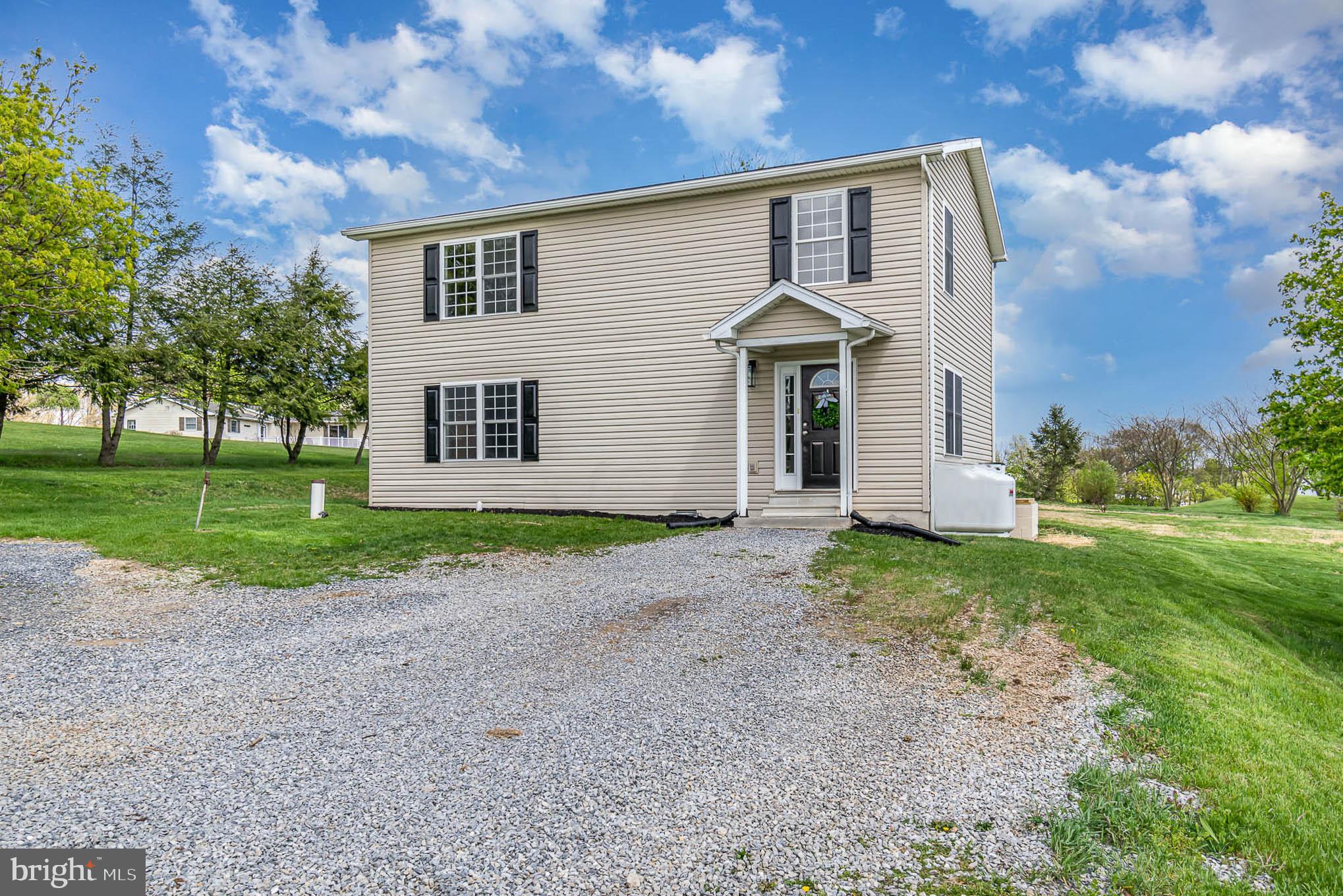 185 Oakhill Road Carlisle, PA 17015 - Photo 1 of 26 Gallery Image 1