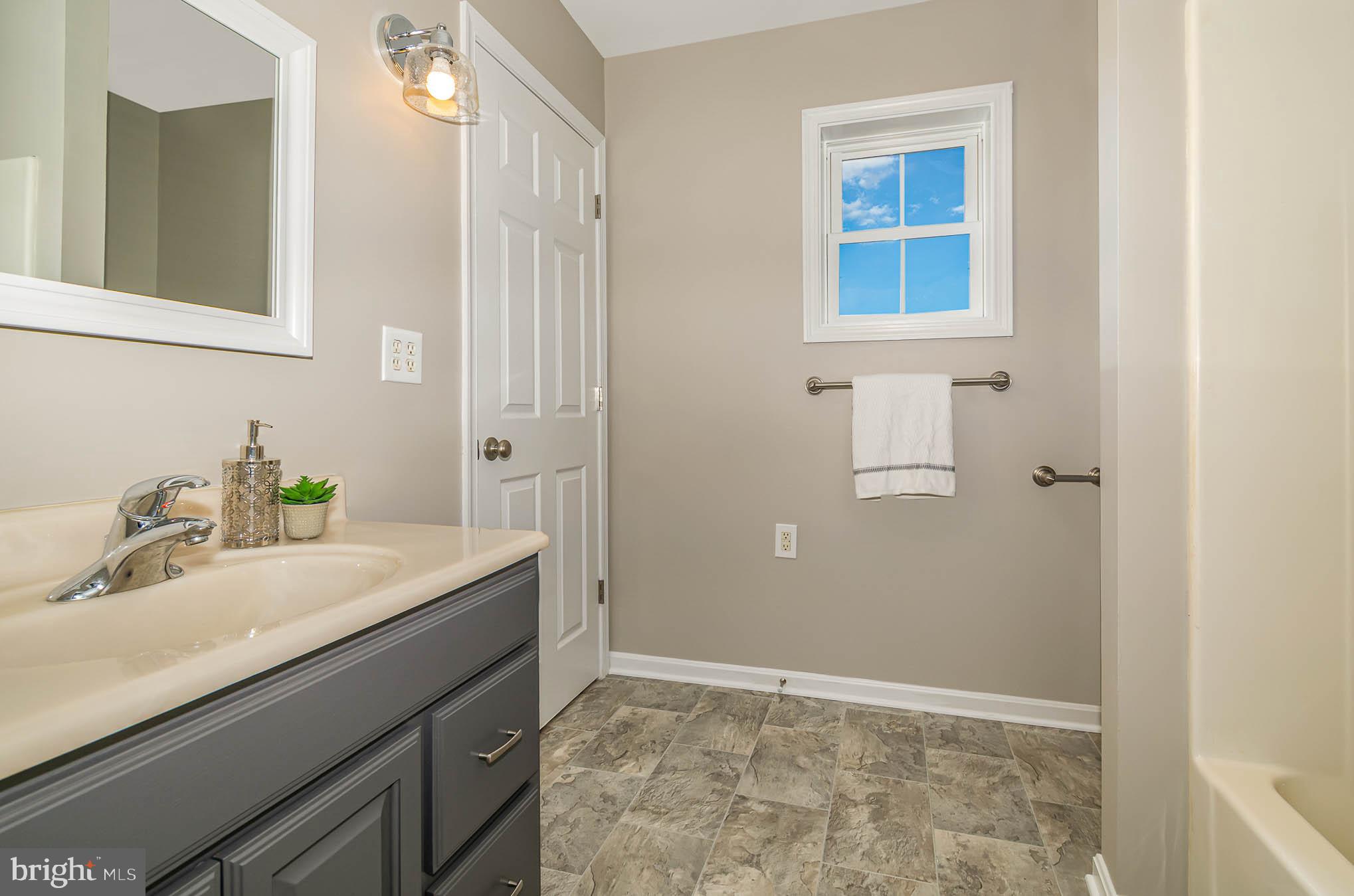 185 Oakhill Road Carlisle, PA 17015 - Photo 17 of 26 Gallery Image 17