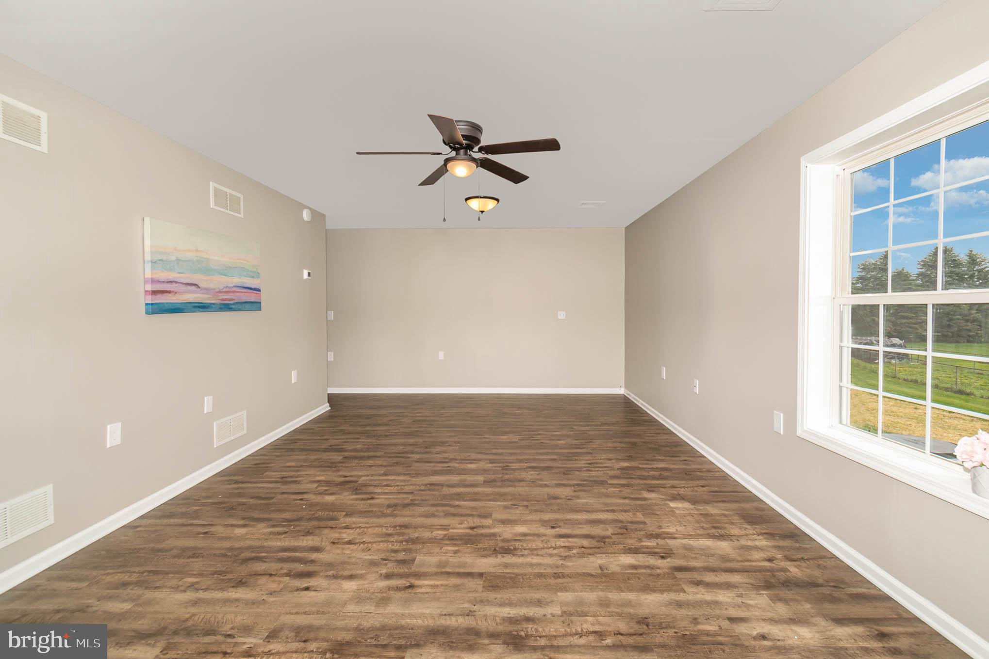 185 Oakhill Road Carlisle, PA 17015 - Photo 3 of 26 Gallery Image 3