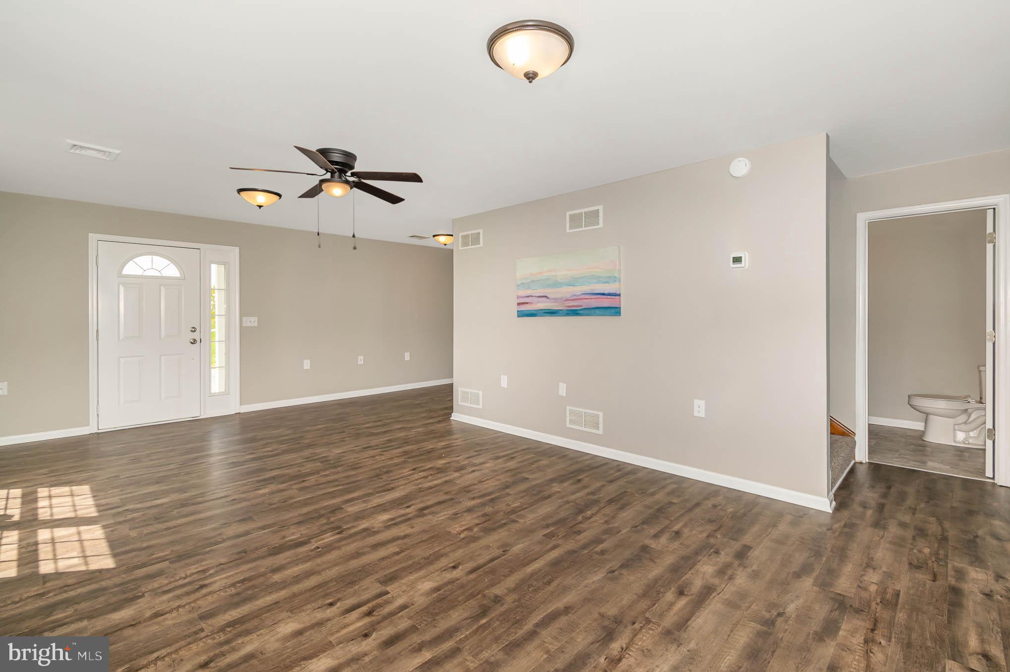 185 Oakhill Road Carlisle, PA 17015 - Photo 4 of 26 Gallery Image 4