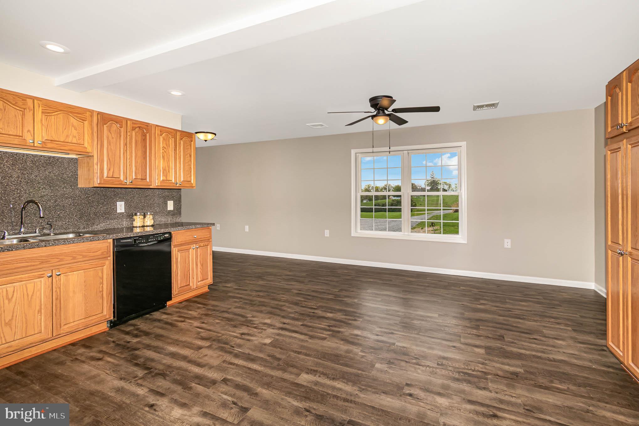 185 Oakhill Road Carlisle, PA 17015 - Photo 9 of 26 Gallery Image 9
