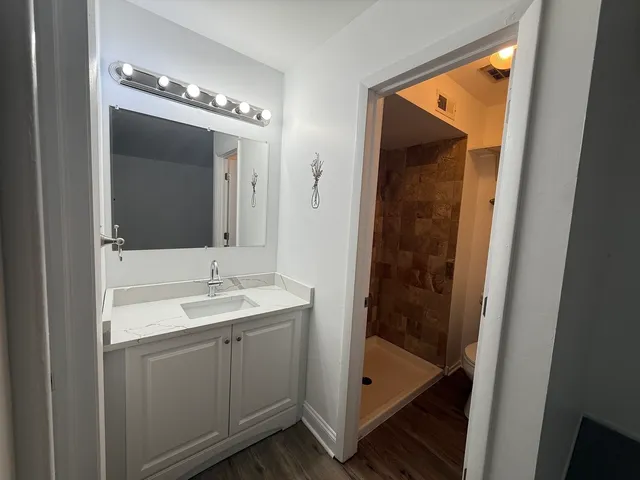 $224,900 | 18053 Live Oak Court, Unit 1603, Tinley Park, IL 60477