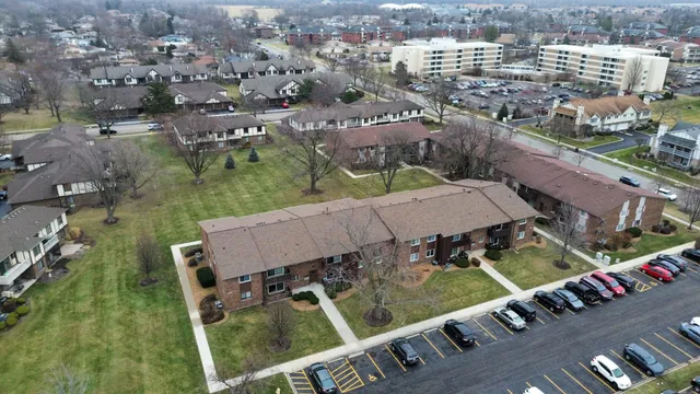 $224,900 | 18053 Live Oak Court, Unit 1603, Tinley Park, IL 60477