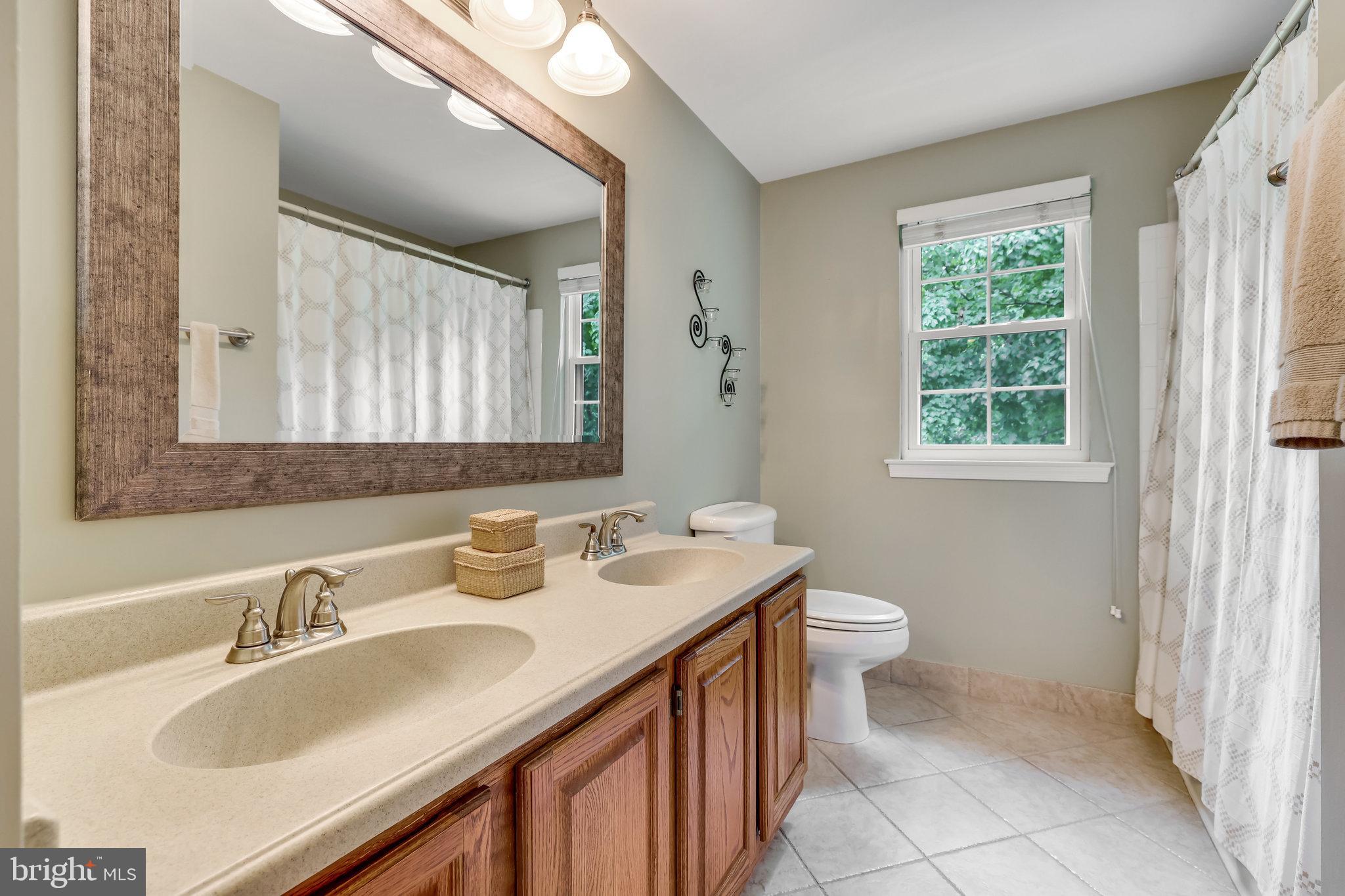 128 Minor Road Sterling, VA 20165 - Photo 42 of 62 Hall Bath