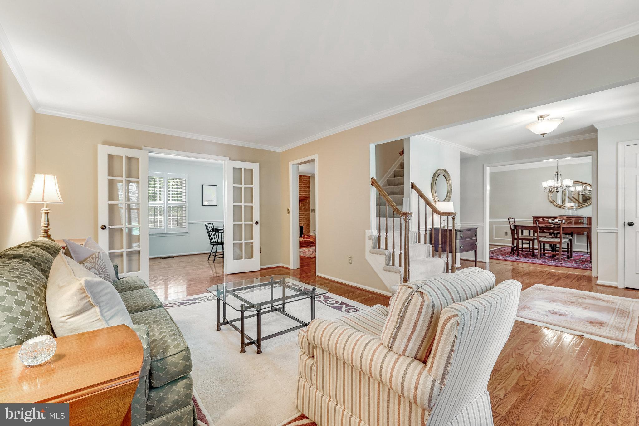 128 Minor Road Sterling, VA 20165 - Photo 9 of 62 Living room