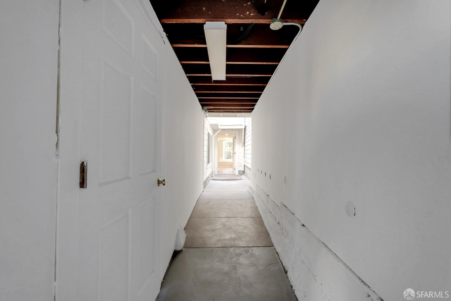 1674 25th Avenue San Francisco, CA 94122 - Photo 40 of 42 a view of gallery with window