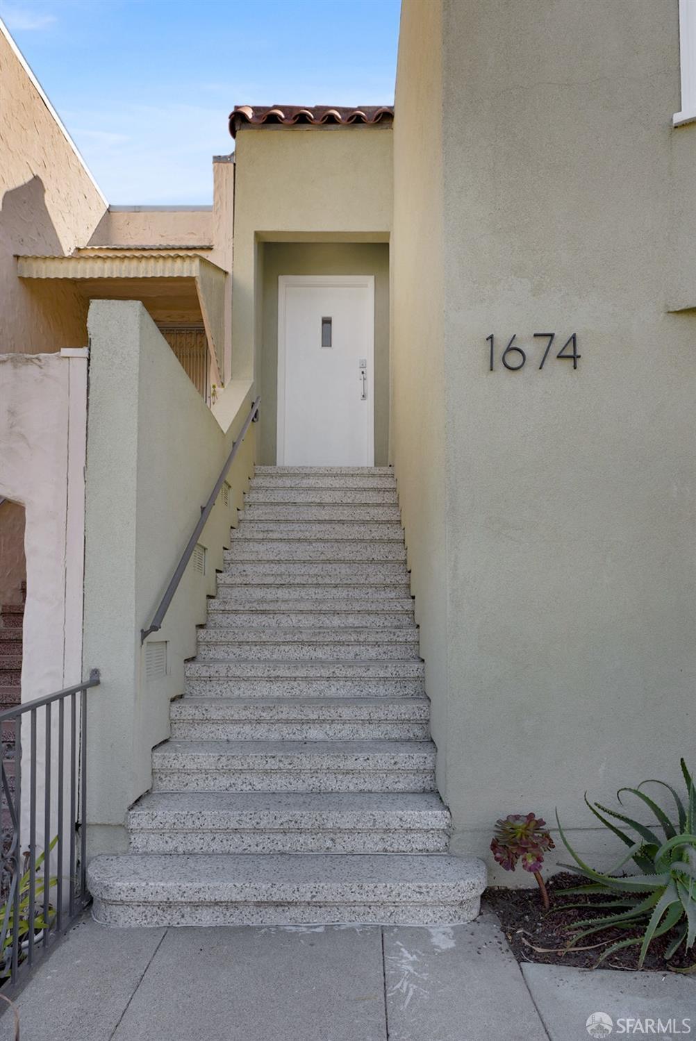 1674 25th Avenue San Francisco, CA 94122 - Photo 41 of 42 a view of entryway