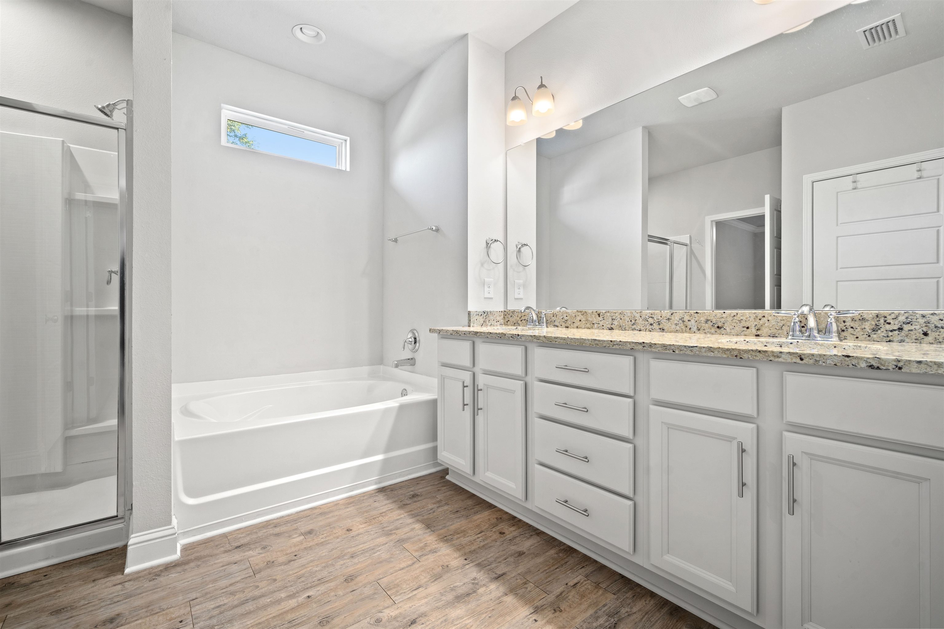 24479 Kipling Court Daphne, AL 36526 - Photo 15 of 41 Bathroom
