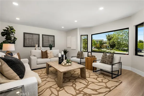 $5,199,000 | 10282 Old Lamplighter Lane, Villa Park, CA 92861