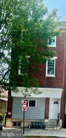 $1,800 | 625 DeKalb Street, Unit 4, Norristown, PA 19401