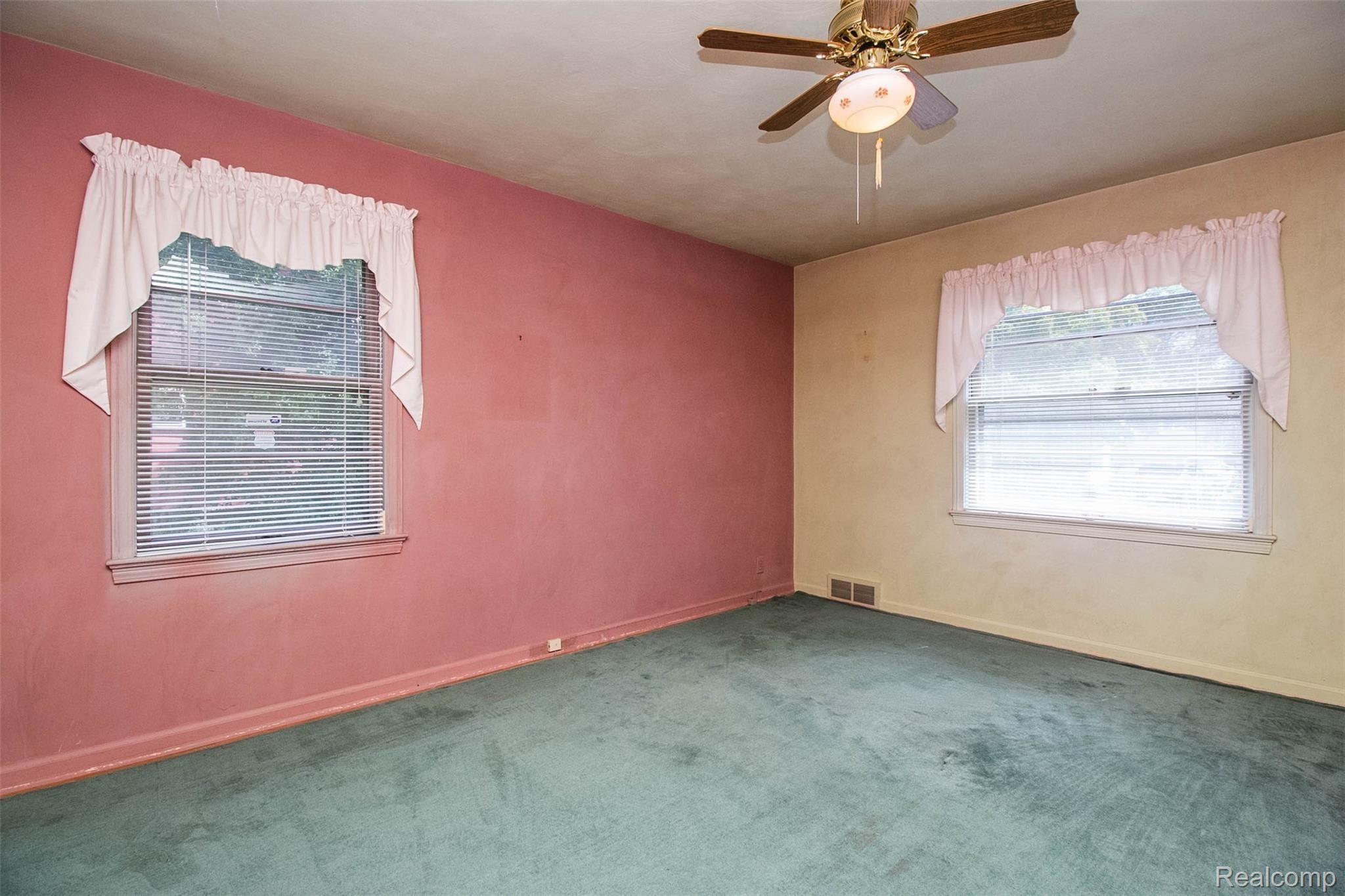 2926 Miller Road Flint, MI 48503 - Photo 13 of 28 13.jpg