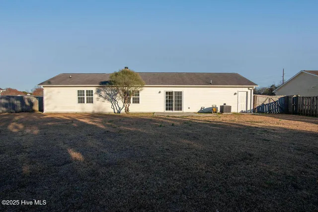 $1,600 | 105 Gamble Way, Hubert, NC 28539