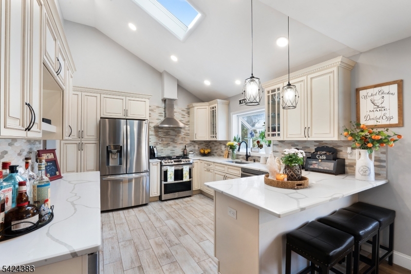 68 Doris Way Clark, NJ 07066 - Photo 12 of 35