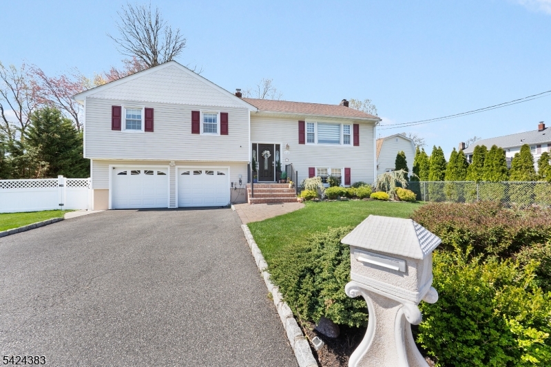 68 Doris Way Clark, NJ 07066 - Photo 2 of 35