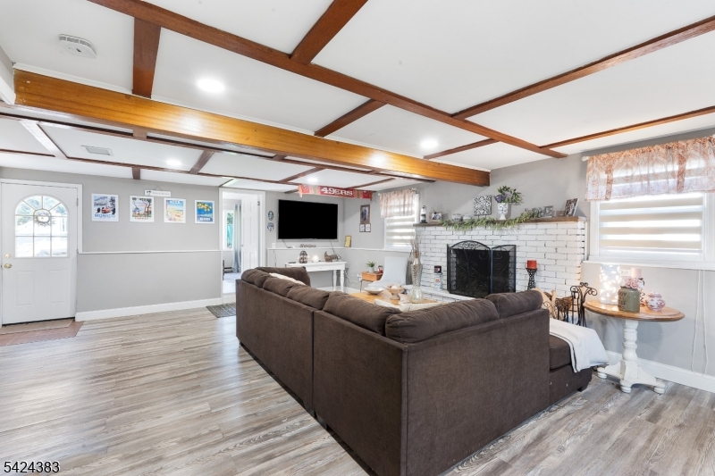 68 Doris Way Clark, NJ 07066 - Photo 22 of 35