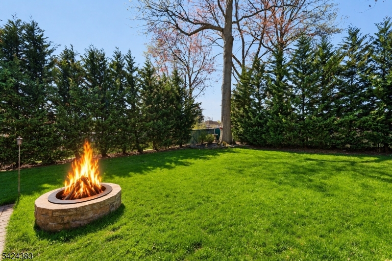 68 Doris Way Clark, NJ 07066 - Photo 30 of 35