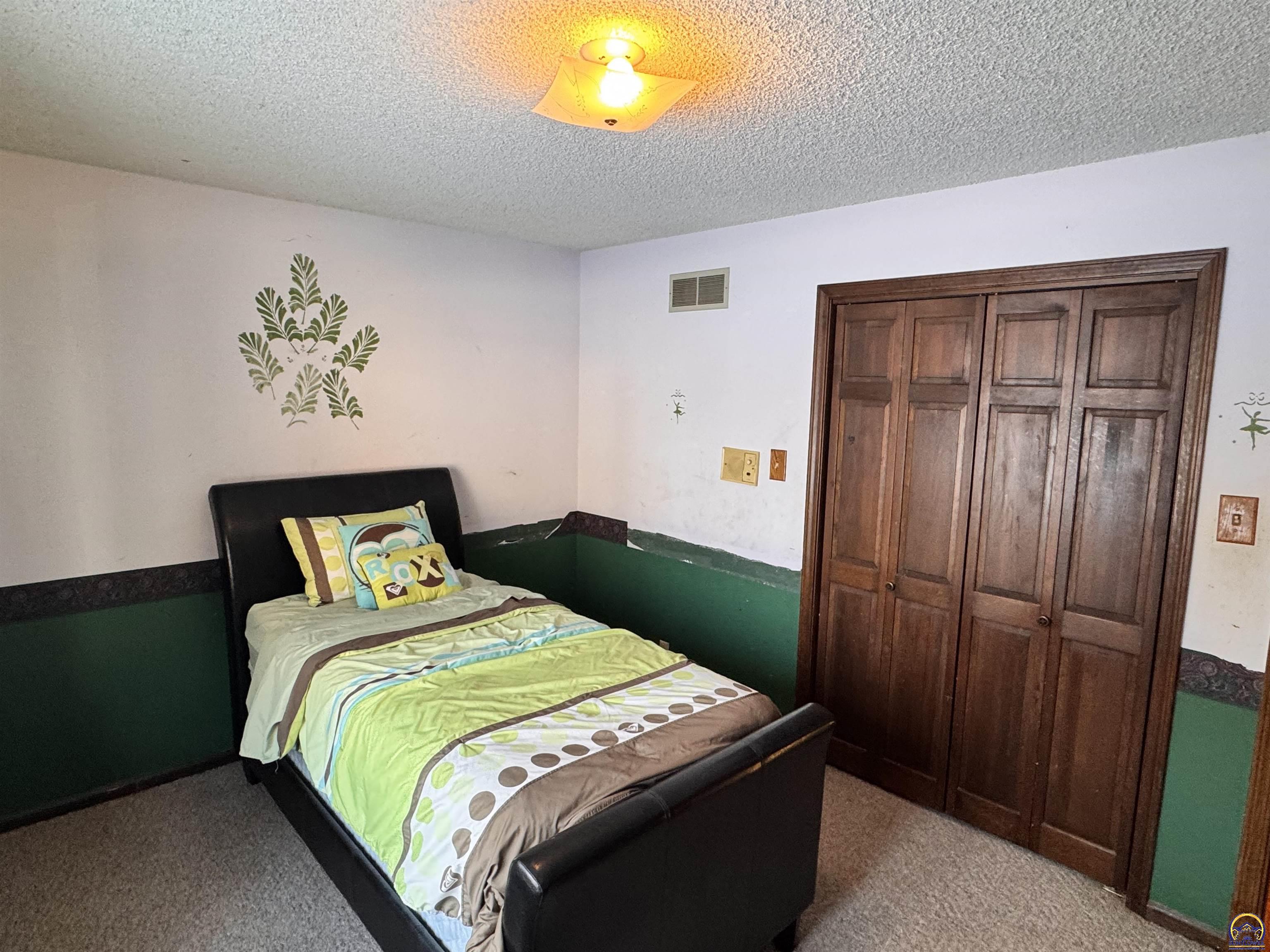 1918 Southwest Sieben Court Topeka, KS 66611 - Photo 18 of 23