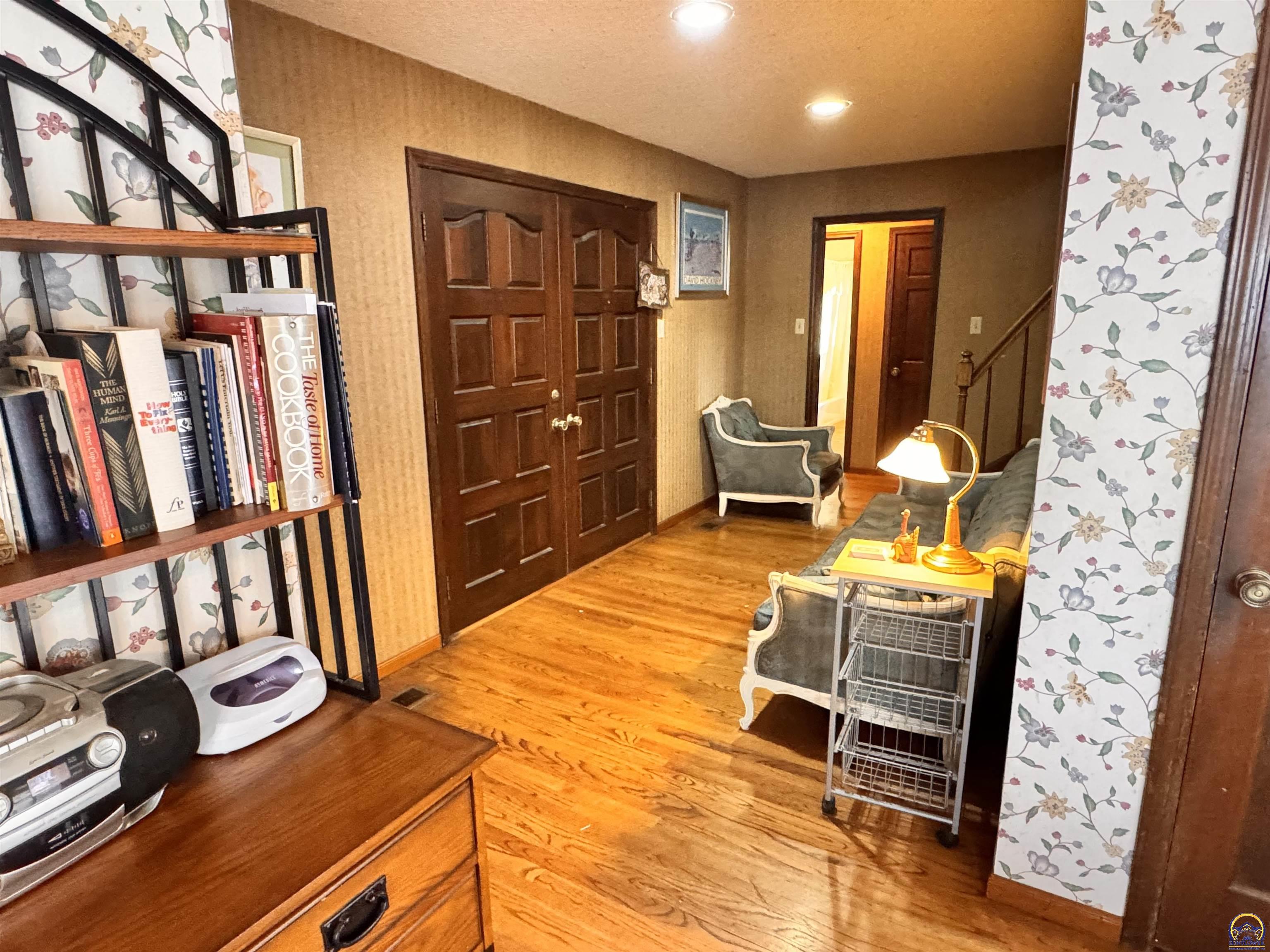 1918 Southwest Sieben Court Topeka, KS 66611 - Photo 3 of 23