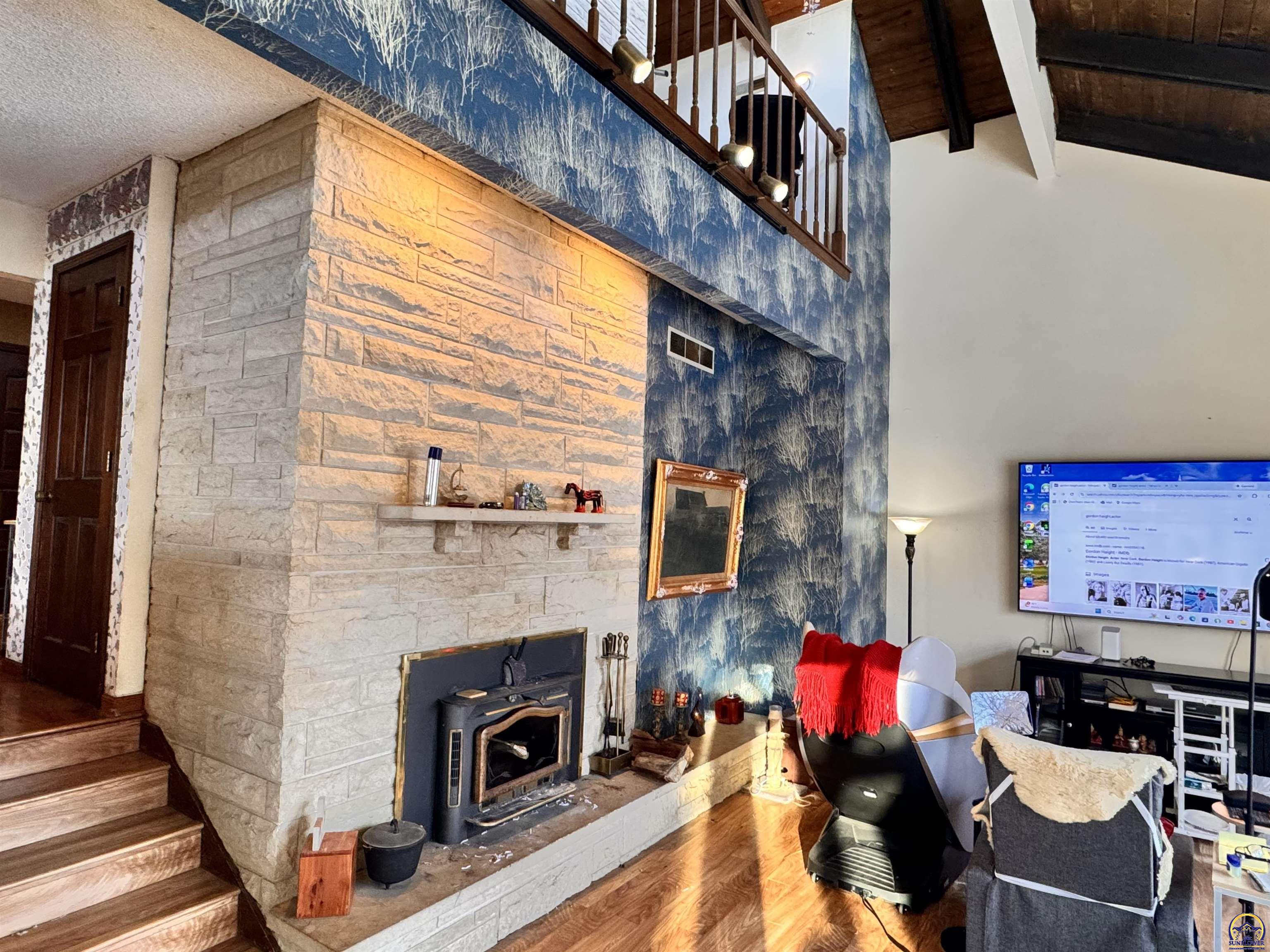 1918 Southwest Sieben Court Topeka, KS 66611 - Photo 5 of 23