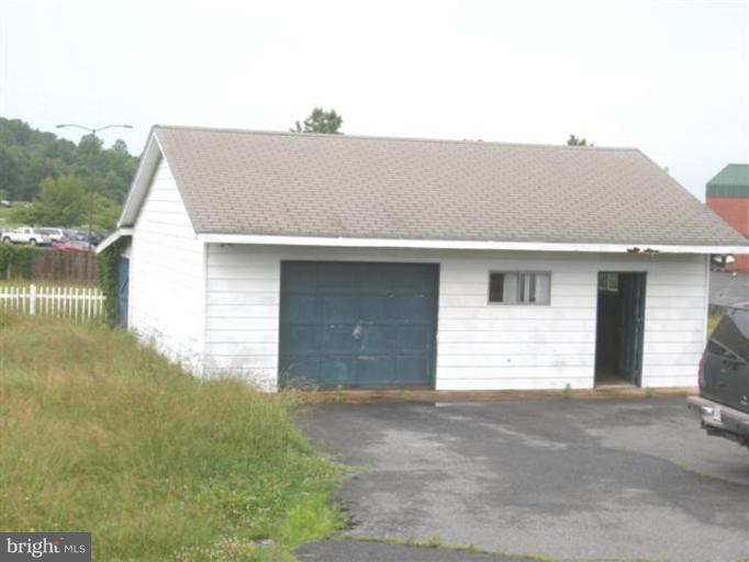 1688 Courthouse Road Stafford, VA 22554 - Photo 6 of 10 Garage 1