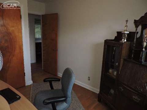 4111 Beecher Road Flint, MI 48532 - Photo 16 of 32 20439359-15.JPG