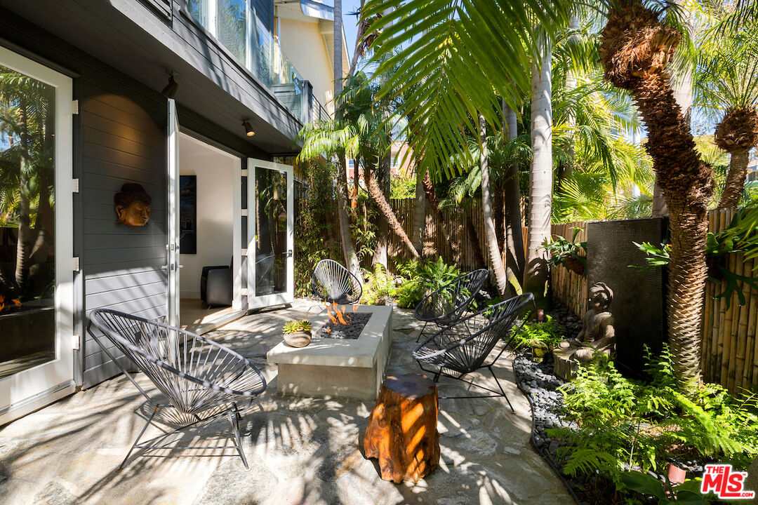 135 Mast Mall Marina del Rey, CA 90292 - Photo 29 of 32 a view of outdoor space yard and patio