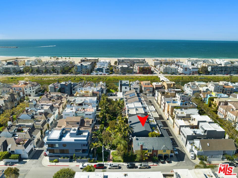 135 Mast Mall Marina del Rey, CA 90292 - Photo 32 of 32 a view of city