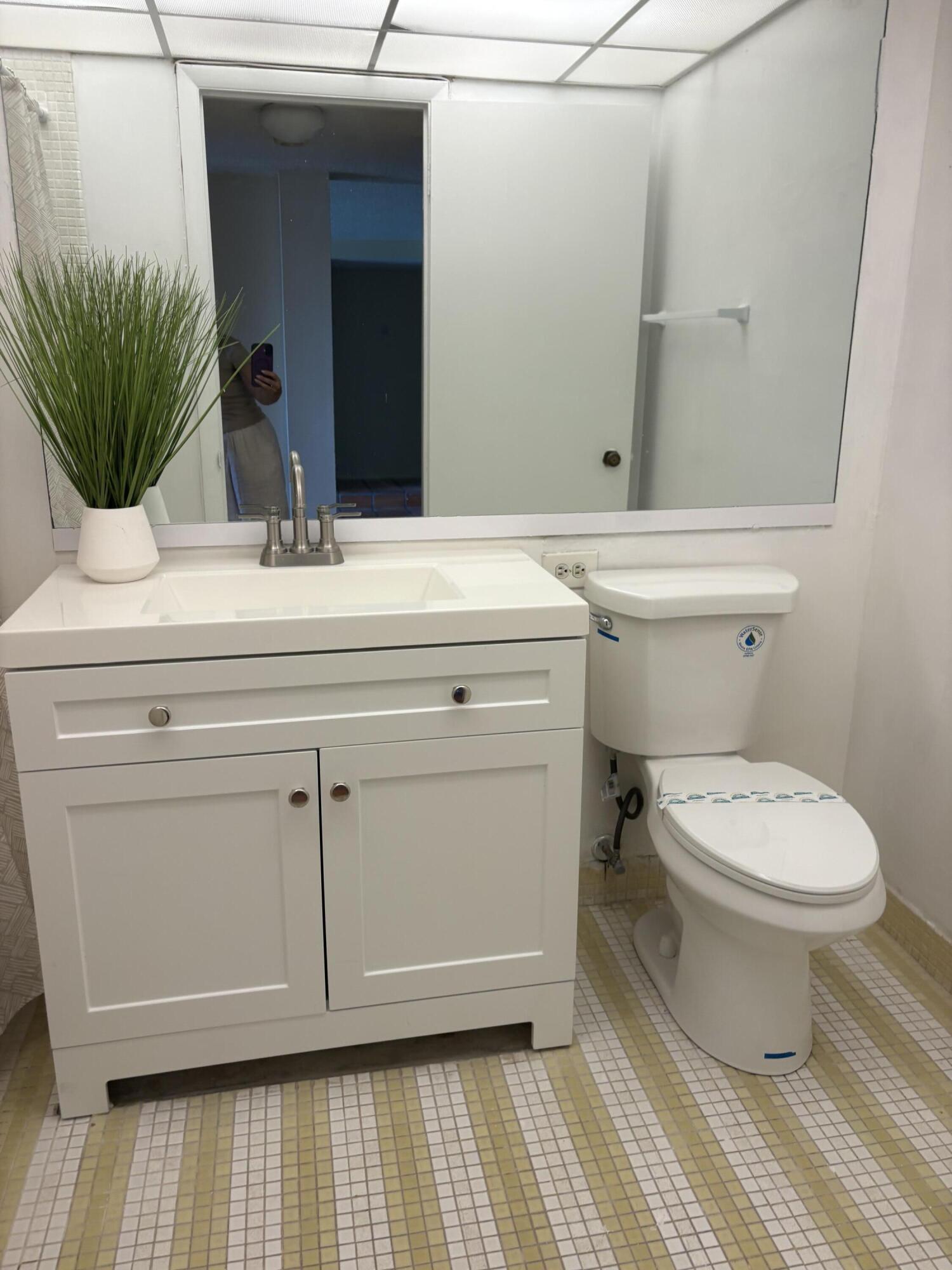 3720 Inverrary Drive, Unit 1H Lauderhill, FL 33319 - Photo 15 of 24 IMG_2013