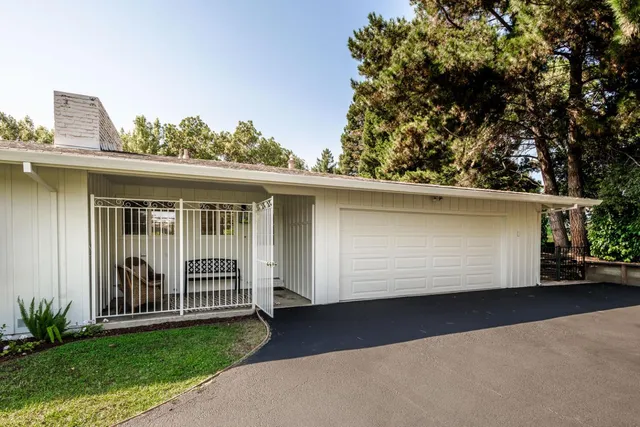 a view of a front door and a window