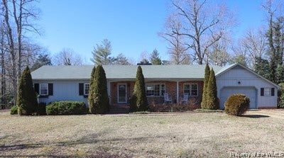 121 Holly Road Williamsburg, VA 23185 - Photo 4 of 44 Gallery Image 4