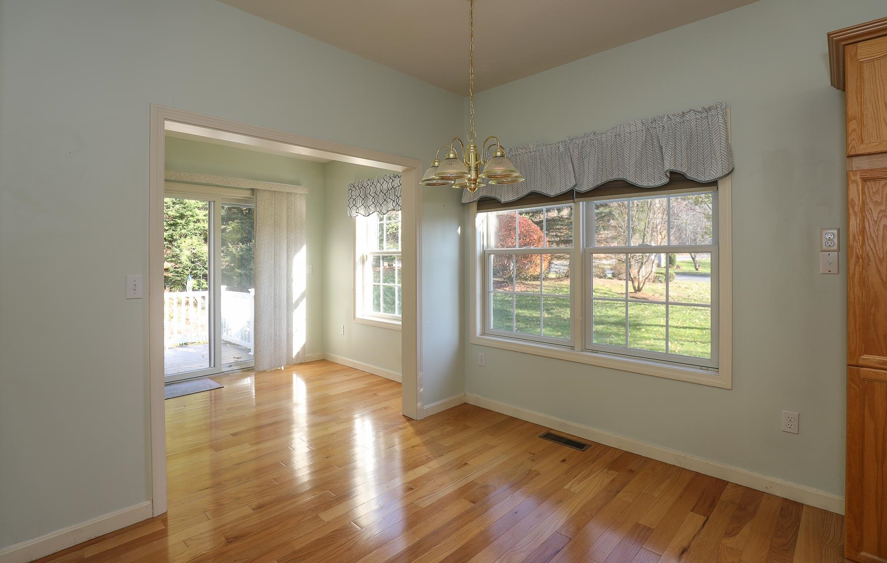 16 Carriage Road, Unit 16 Litchfield, NH 03052 - Photo 11 of 28