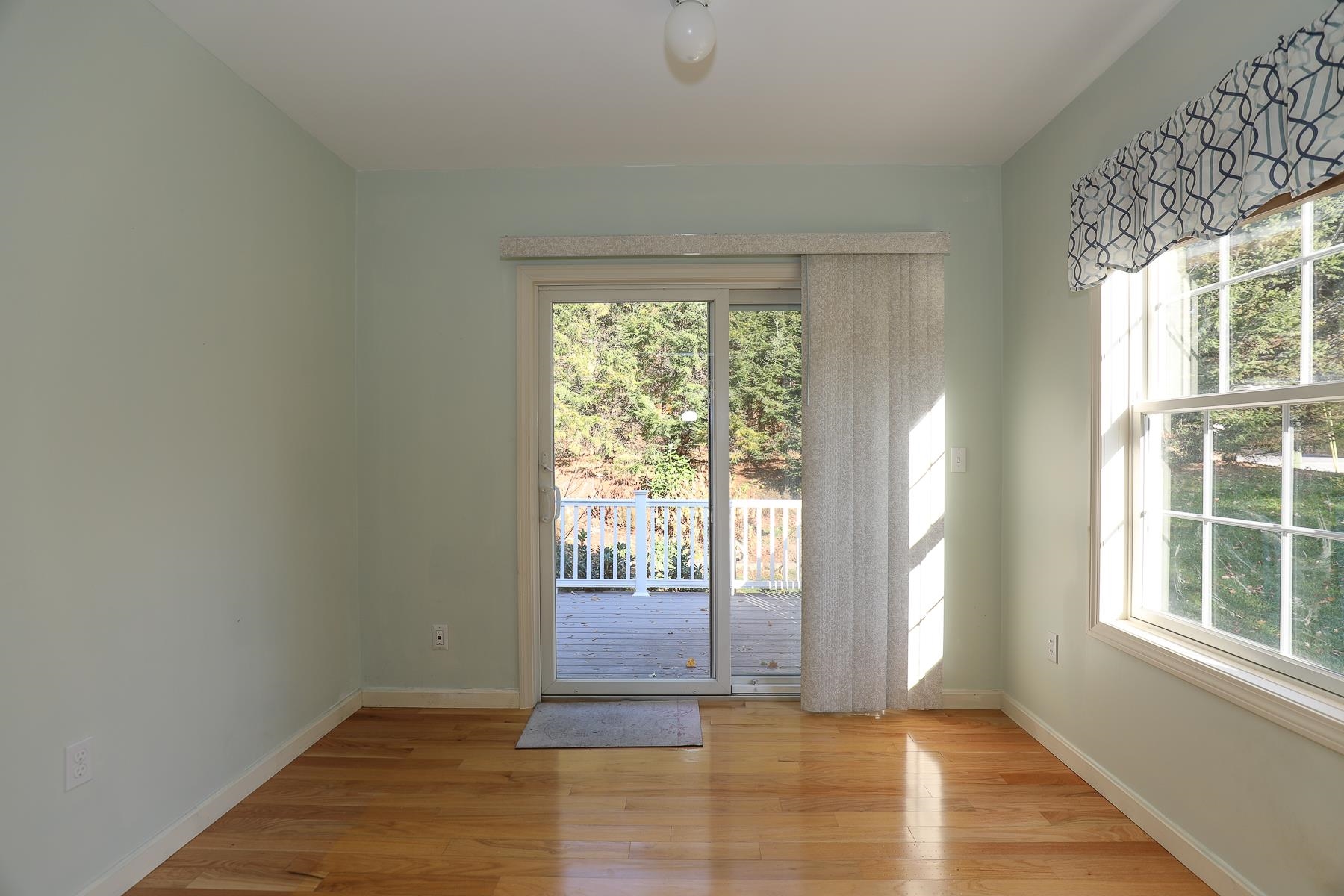 16 Carriage Road, Unit 16 Litchfield, NH 03052 - Photo 12 of 28