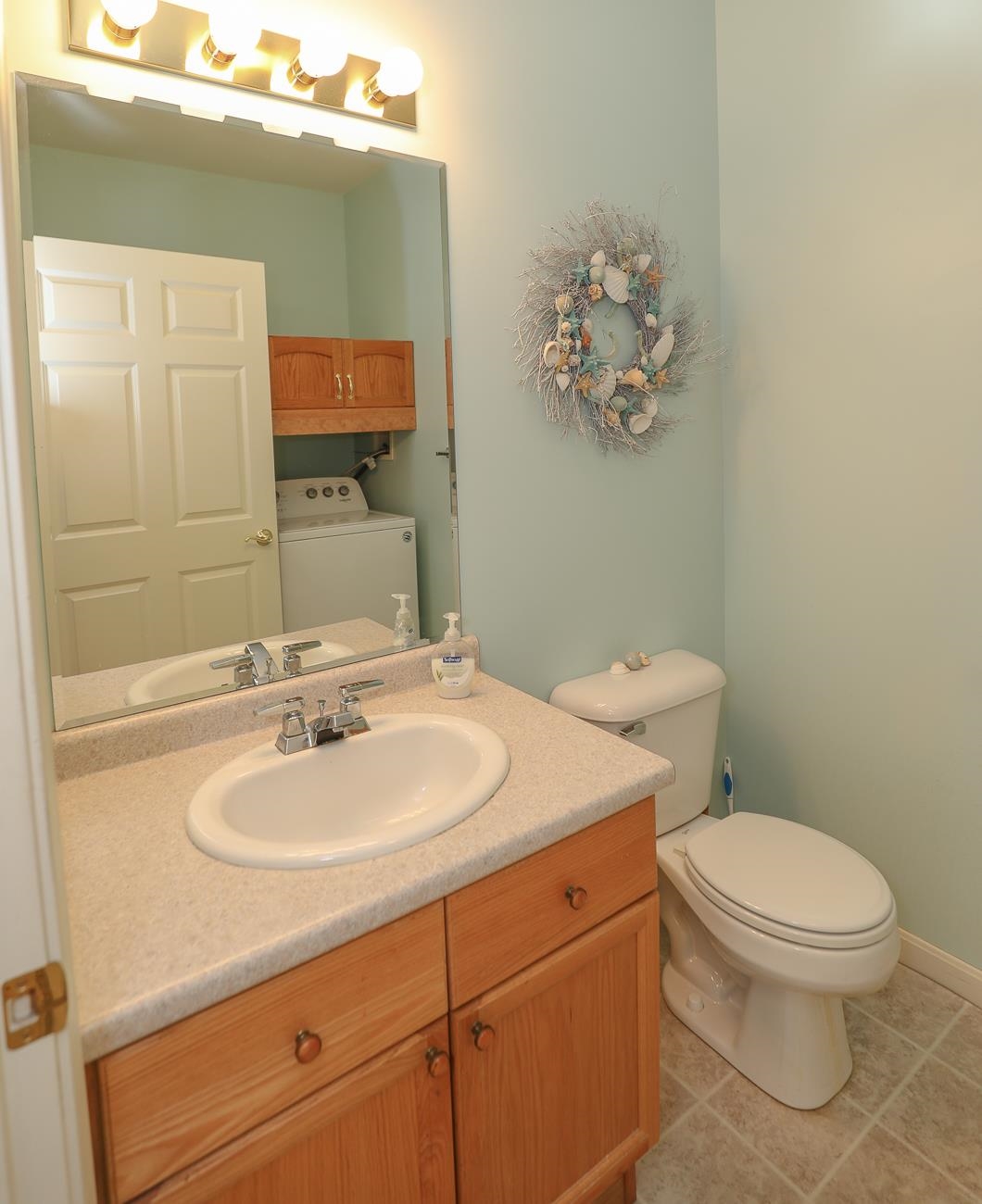 16 Carriage Road, Unit 16 Litchfield, NH 03052 - Photo 14 of 28