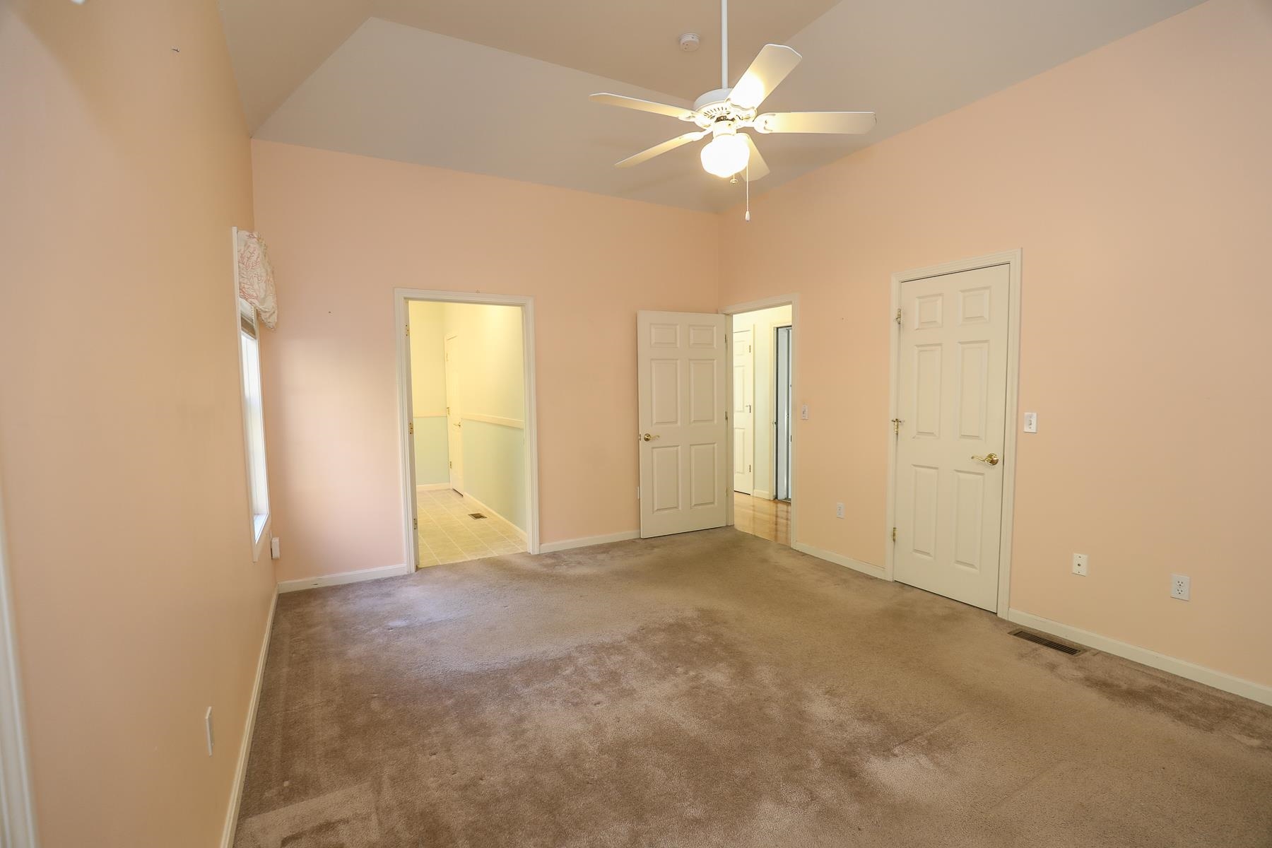 16 Carriage Road, Unit 16 Litchfield, NH 03052 - Photo 17 of 28