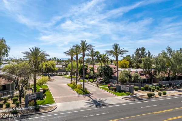 $184,000 | 2929 West Yorkshire Drive, Unit 1072, Phoenix, AZ 85027
