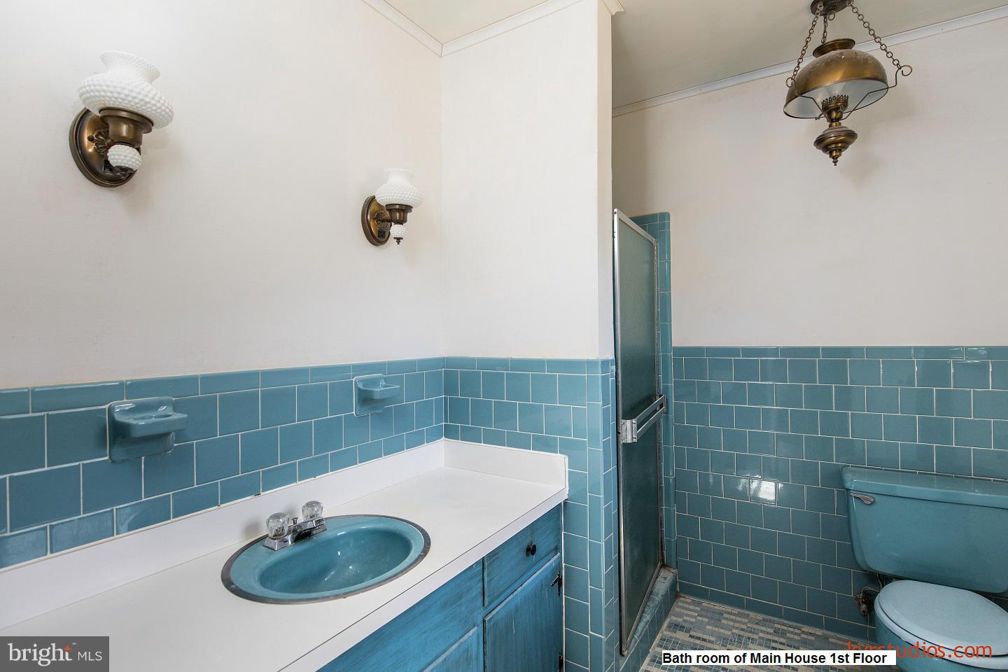 10654 Gunston Road Lorton, VA 22079 - Photo 13 of 23 Bath