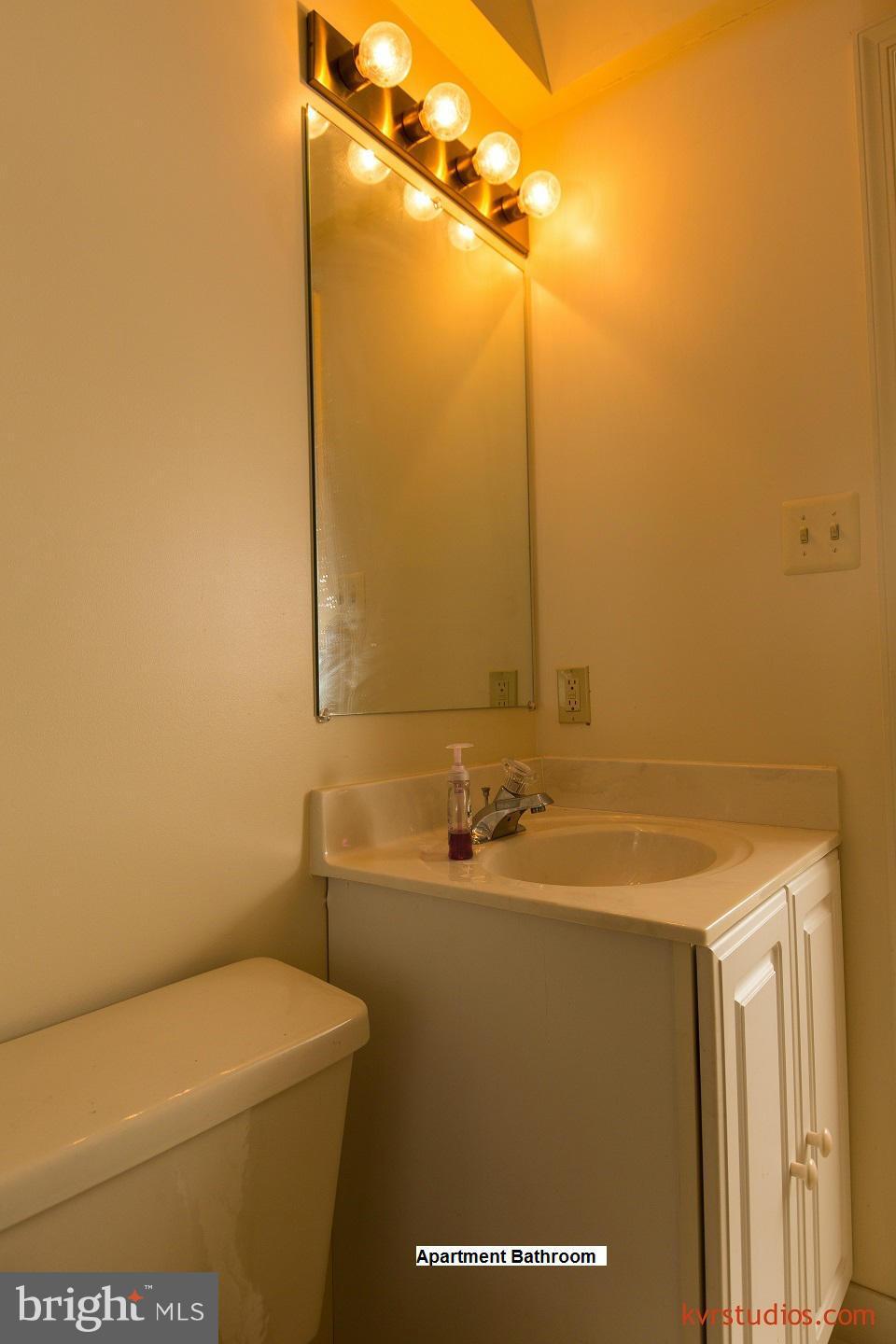 10654 Gunston Road Lorton, VA 22079 - Photo 20 of 23 Bath