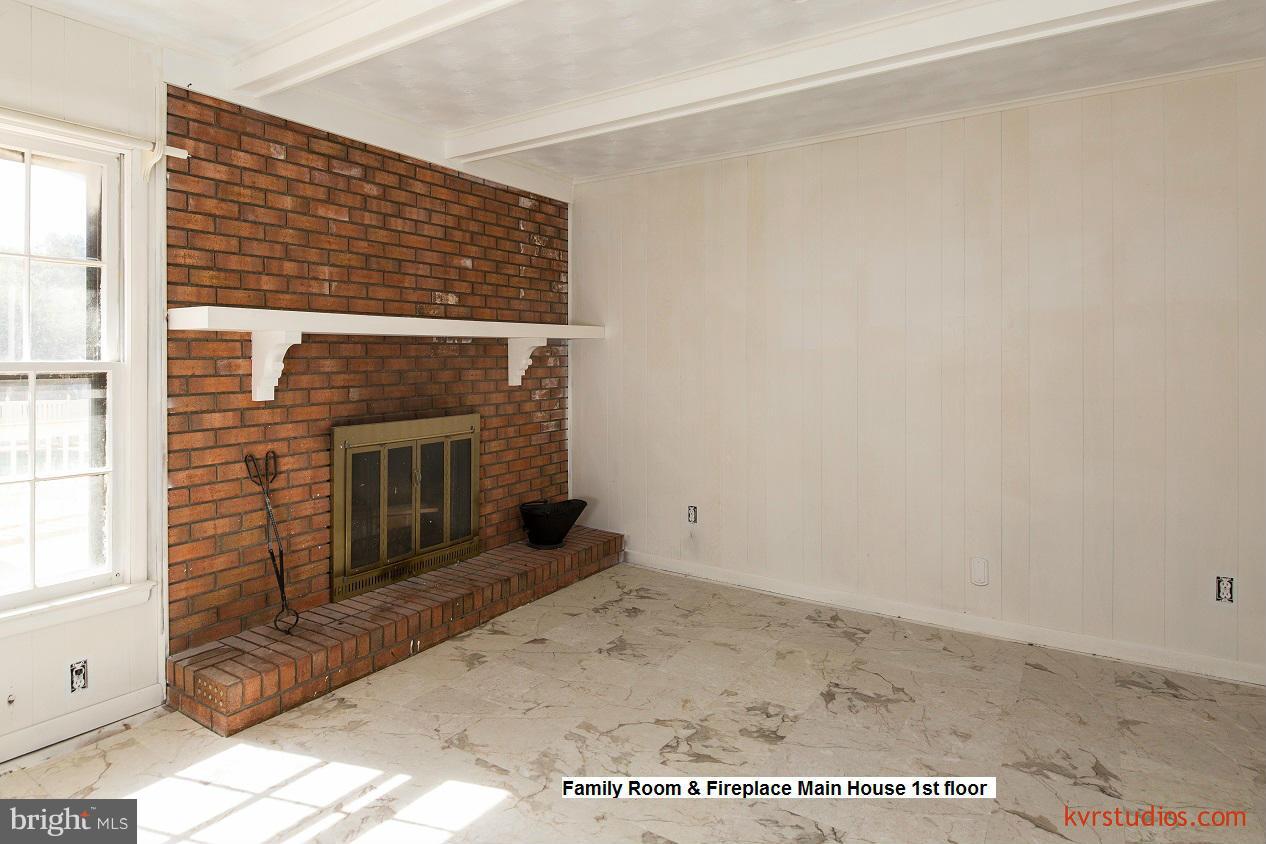 10654 Gunston Road Lorton, VA 22079 - Photo 7 of 23 Family Room
