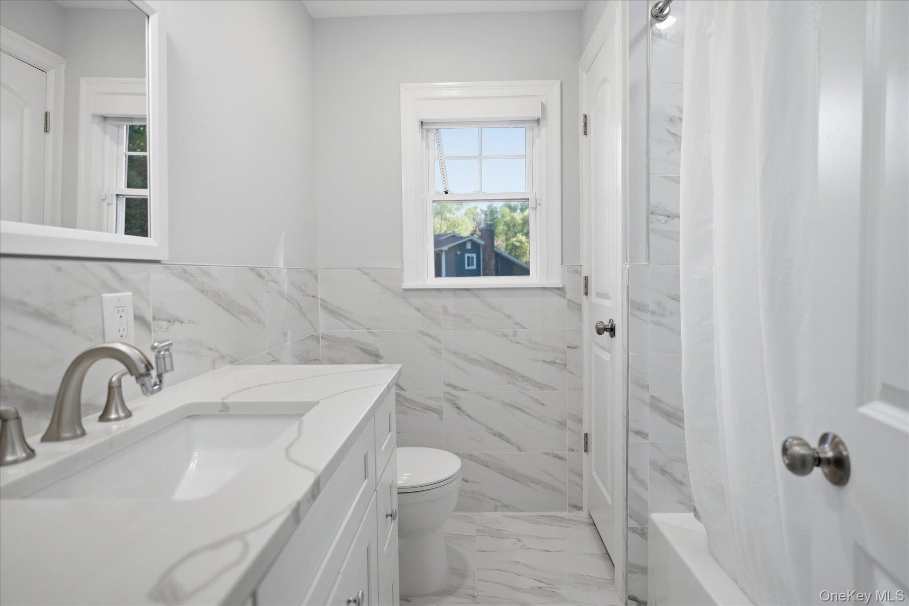 174 Warner Road Huntington, NY 11743 - Photo 25 of 46