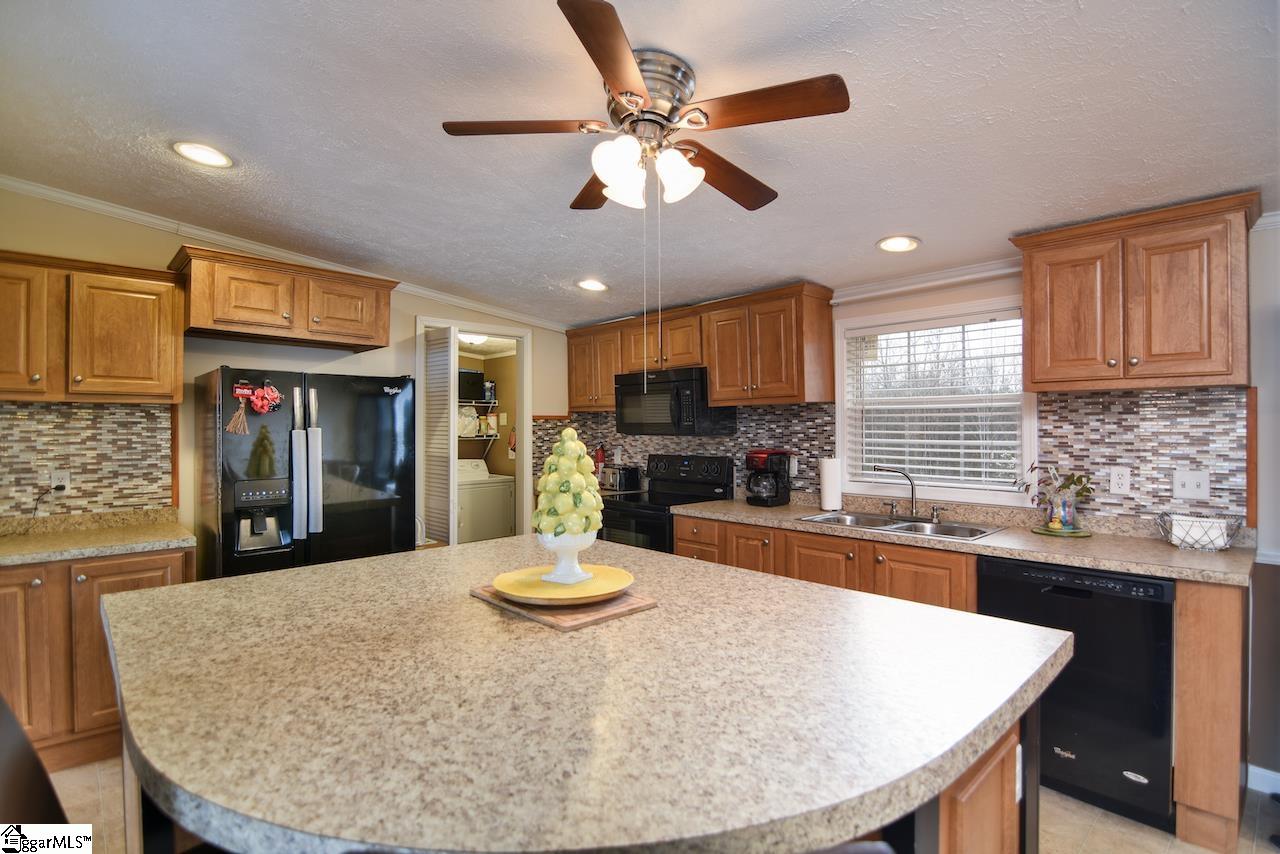 771 West Ridgeway Road Honea Path, SC 29654 - Photo 8 of 27