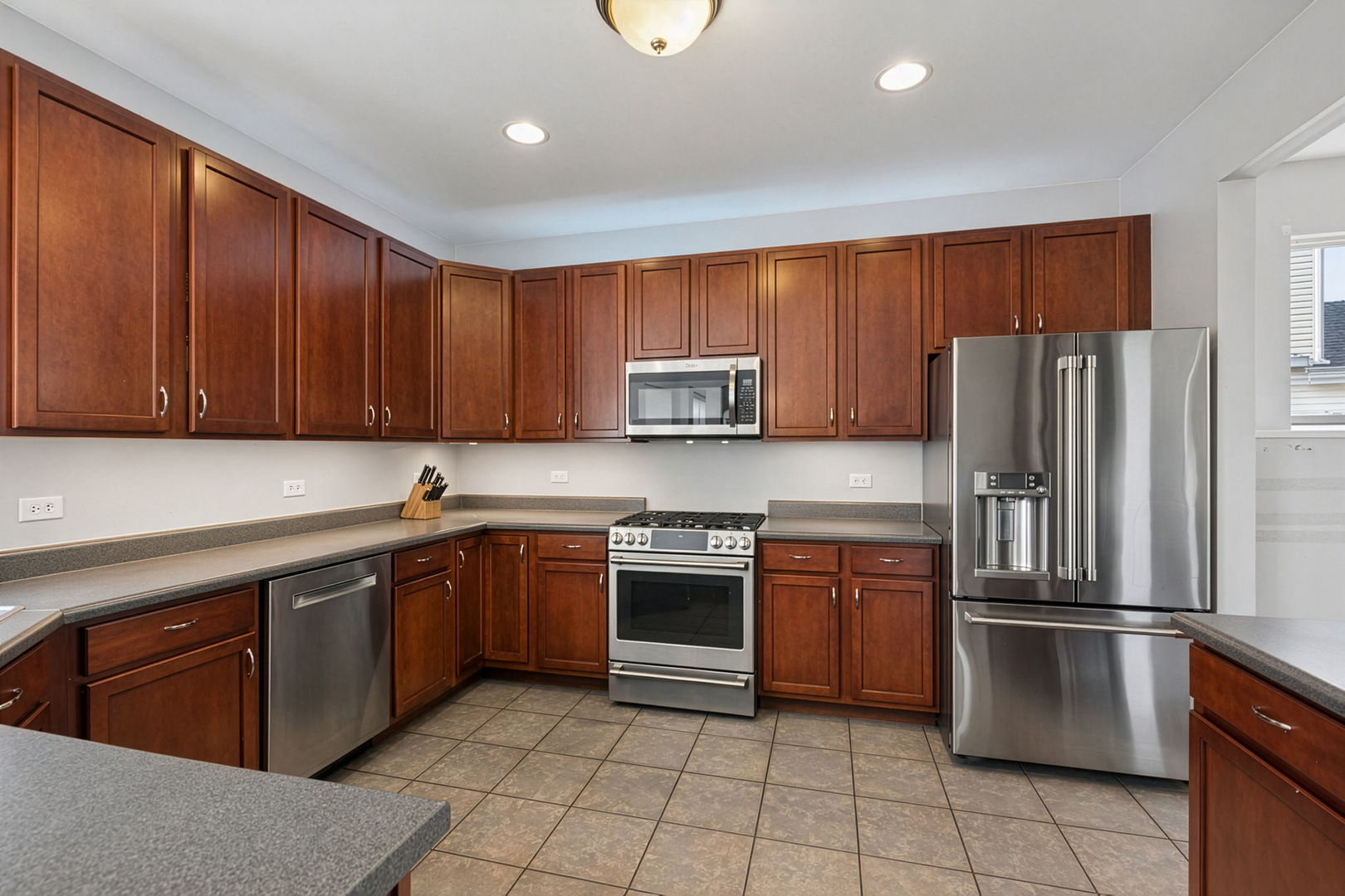 6404 Roth Court Joliet, IL 60431 - Photo 9 of 27