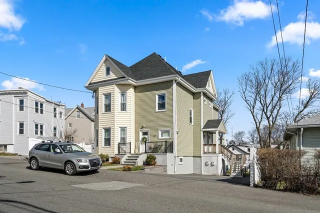 $3,600 | 127 Harris Street, Unit F, Revere, MA 02151