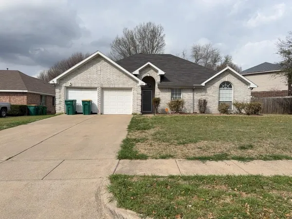 $2,195 | 317 Oak Meadow Lane, Cedar Hill, TX 75104