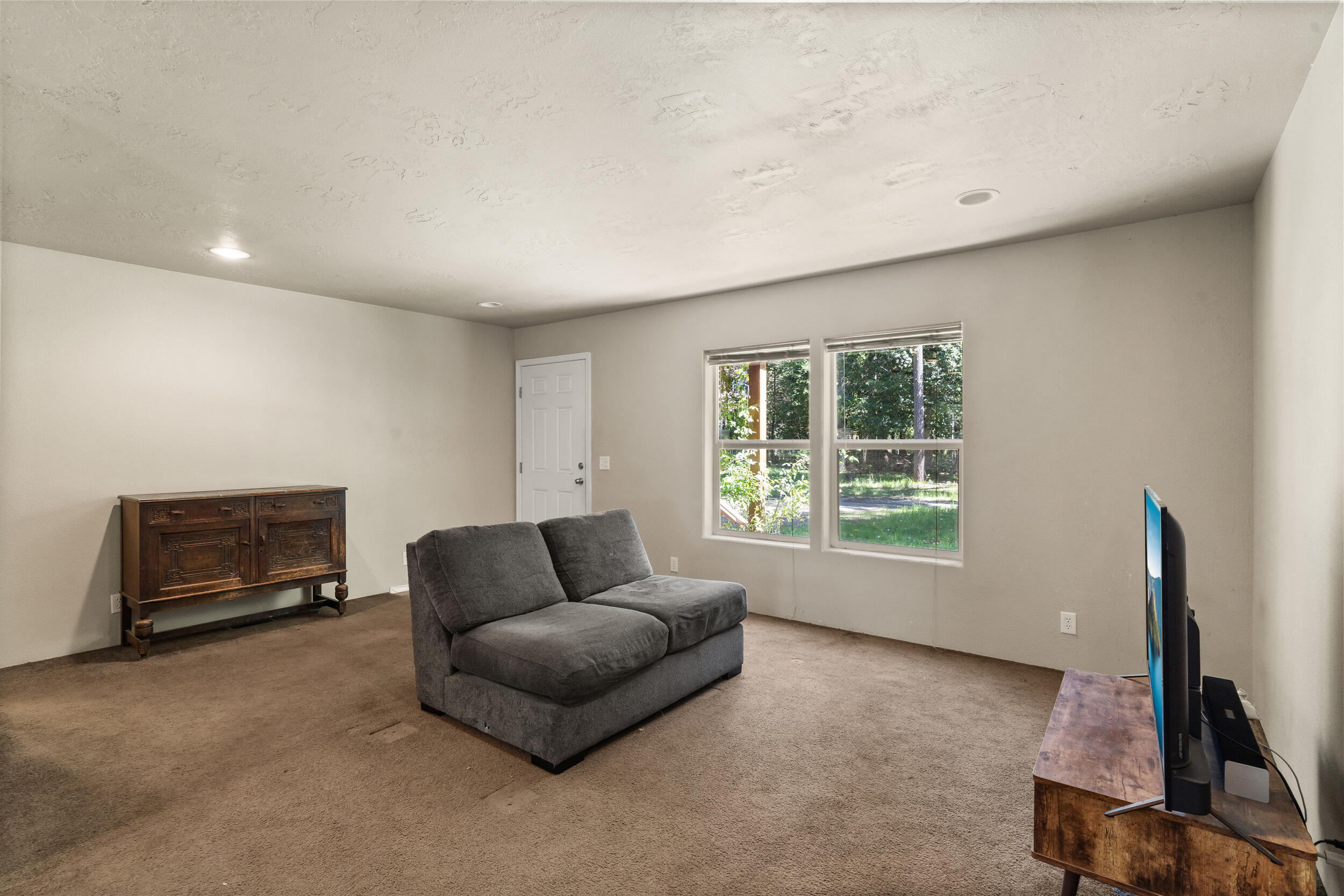 543 Pinewood Way Cave Junction, OR 97523 - Photo 6 of 27 543 pinewood way - 11