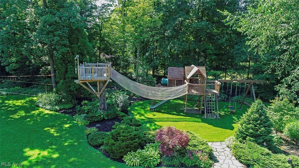33700 Woodleigh Road Cleveland, OH 44124 - Photo 30 of 35