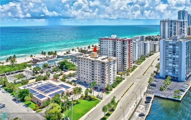 a view of a multi story building