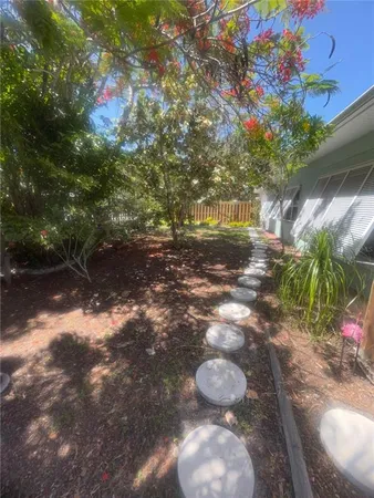 $1,950 | 428 Court Street, Englewood, FL 34223