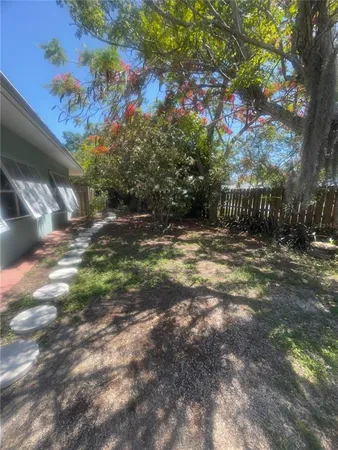 $1,950 | 428 Court Street, Englewood, FL 34223