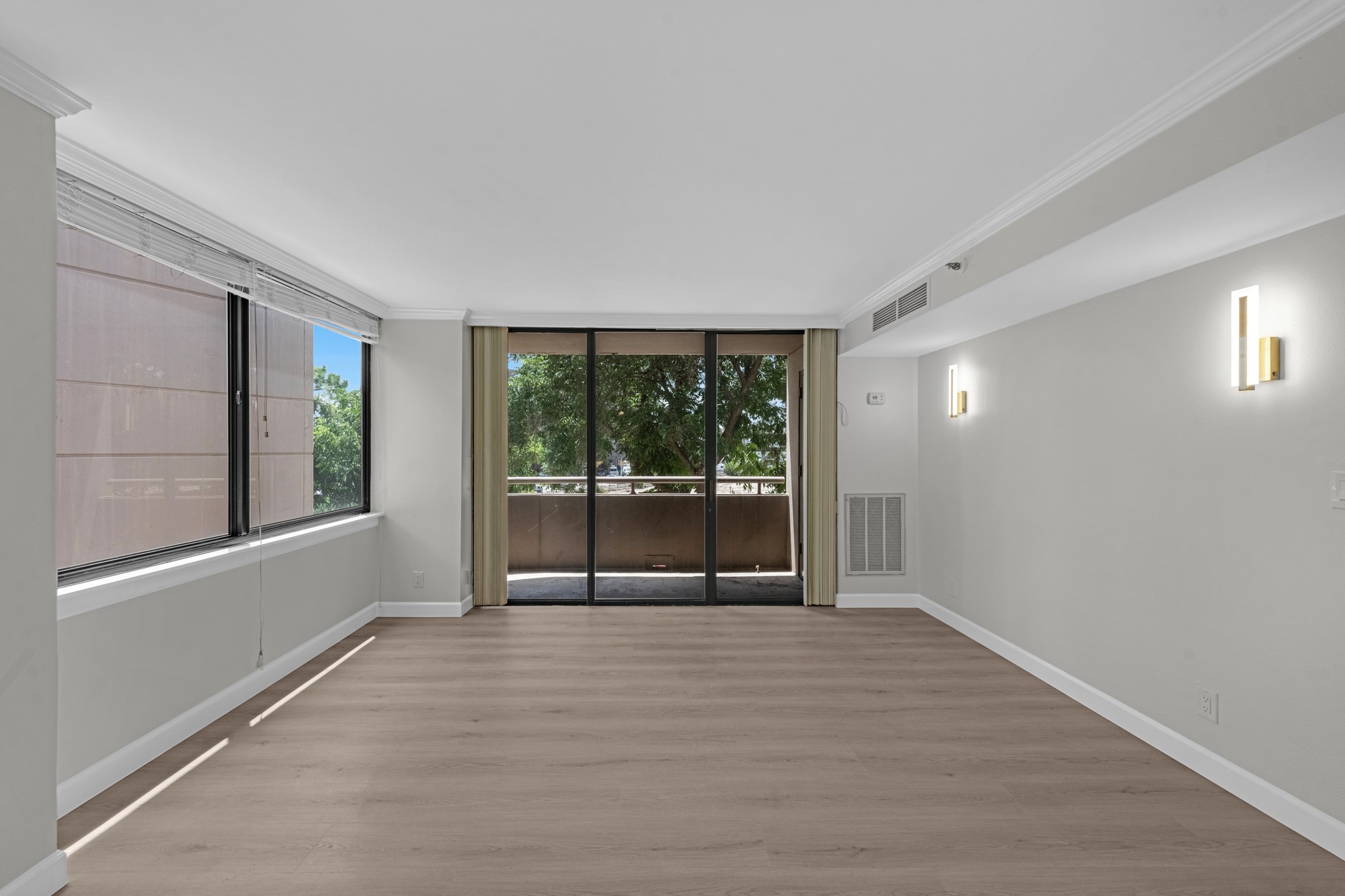 3525 Sage Road, Unit 304 Houston, TX 77056 - Photo 4 of 34