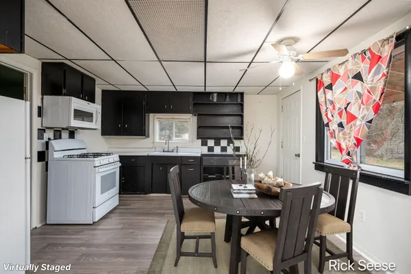 $207,400 | 1711 Alden Nash Avenue Southeast, Lowell, MI 49331